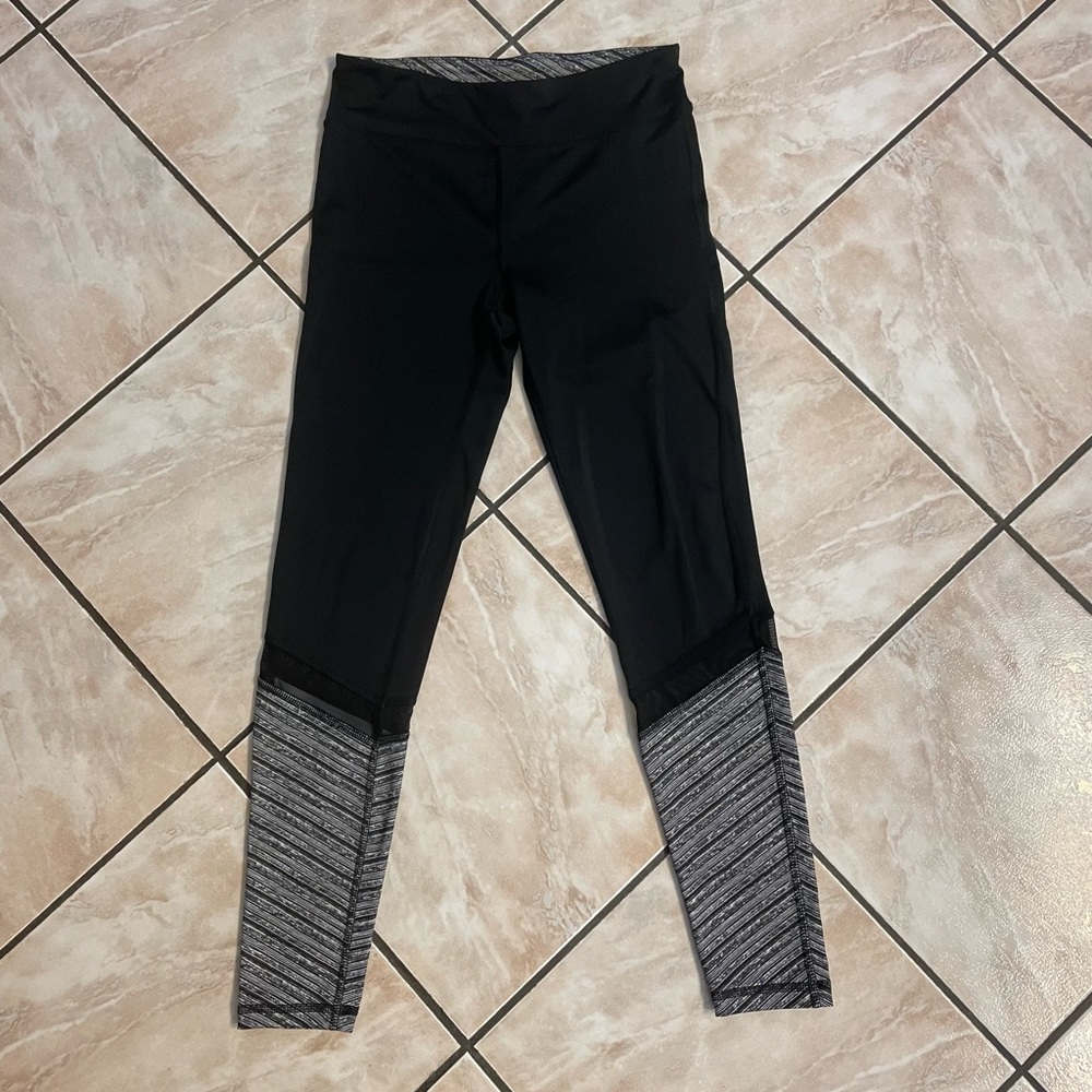 Aeropostale Capri Leggings Size: M